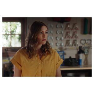 Caitlin McGee Instagram - The strike is over 😅🥲🫠 Mr. Monk’s Last Case premieres on @peacock Dec 8th. And does anything say ‘watch this with your family over the holidays’ more than national treasure Tony Shalhoub?? I doubt it! Could not have asked for a warmer group of people to work with coming back to set 🕵🏻‍♂️