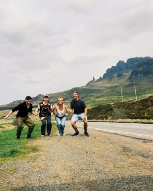 Caitlin O'Ryan Instagram - Skye fell in love pt. 1 ♥️🏴󠁧󠁢󠁳󠁣󠁴󠁿🧚 (New friends are the best friends)