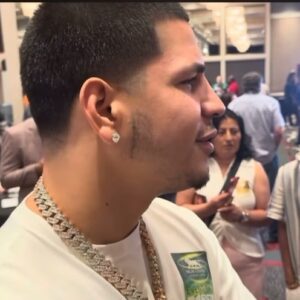 Caleb Plant Instagram - @edgarberlanga Drop and gimmie 50 for that stinky breath!