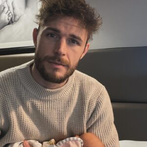 Callum Kerr Instagram - Meet my daughter, my world: Isla ❤️ - 

The other love of my life @laurenstacy7 was amazing thru the whole thing… isn’t she GLOWING!?!? Feeling like the luckiest guy in the world- words don’t cover it ❤️❤️❤️