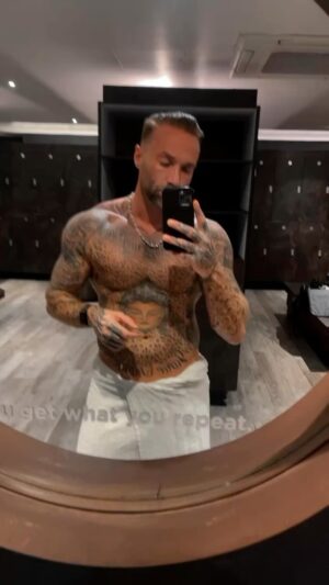 Calum Best Instagram - I’ve worked hard for some years don’t get me wrong but I’m very proud that at 43 I’m probably in the best shape of my life 🤝