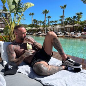 Calum Best Instagram - First flying visit of Ibiza 24’ season done .

Thanks @okuhotels for once again another great stay, your daily morning fresh juices saved the day !

Stay tuned for exciting news re @bigputtsibiza new big screen , fan zone & summer Brunch !