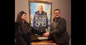 Cameron Britton Instagram - Just an amazing night seeing #amancalledotto with my momma and whole family. What a funny and damned meaningful film. The memories of making it will always be with me!! #grumpyoldman #sony #goodmovie