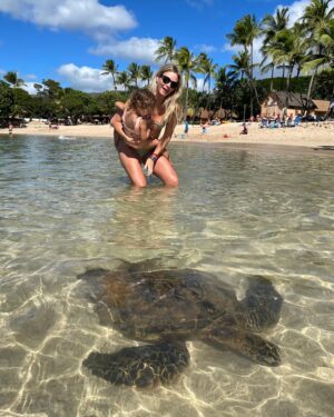 Cameron Richardson Instagram - Merry Christmas!  Everyone has covid.  Here is me pretending that the world isn't a dumpster fire while social distancing from a turtle friend.