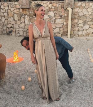 Cameron Richardson Instagram - Me trying to get my husband to take one normal photo with me….just a Virgo trying to tame a Gemini….