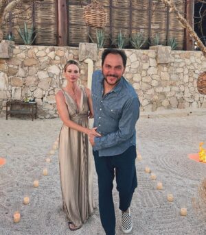 Cameron Richardson Instagram - Me trying to get my husband to take one normal photo with me….just a Virgo trying to tame a Gemini….