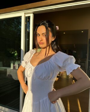 Camila Mendes Instagram - 30th birthday was everything my inner child could have wished for but with cocktails 🎀🥂 thank you to everyone who joined me yesterday in celebrating a new decade, and for all the bday wishes 🙏🏽 let’s normalize kids parties for adults!!