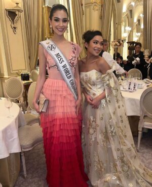 Camila Pinzón Instagram - Unforgettable charity gala at the Ritz Hotel. Reunited for a good cause, celebrating the night with a Parisian note.
-
Una gala de caridad inolvidable en el Hotel Ritz. Reunidos por una buena causa, celebrando las noches Parisinas. 
-
Thank you @royalgentlemenofficial and @christopheguillarme for my dreamy dress 🩷.