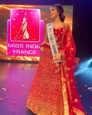 Camila Pinzón Instagram - Honored to be one of the judges of Miss India France, a pageant that highlights not only beauty but also the rich Indian heritage among the desi diaspora 🇮🇳. Congratulations to Miss India France 2024 🧡🤍💚.
-
Feliz de hacer parte del jurado de Miss India France, reinado donde se reconoce no solo la belleza física pero también la cultura India entre su diaspora. Felicidades a la elegida Miss India Francia 2024 💚🤍🧡.
-
For all the latest news follow @missworld official instagram
#missworld
#missworld71
#71mw
#india
#beautywithapurpose #bwap

Lehenga : @bridal__empire_parisdubai