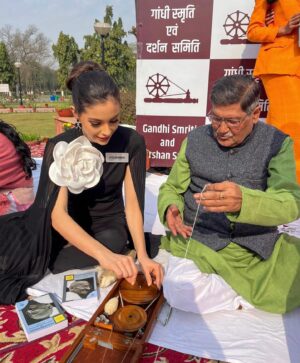 Camila Pinzón Instagram - “Be the change you are trying to create” Gandhi.
Reflexions on today’s visit to Gandhi Darshan: bare foot and no cellphones that is how we started our day, allowing a tru connection with the spirituality of this place and paying tribute with flowers. This was a historic, cultural and artistic visit as we learned the craftsmanship behind the knitting. All of this followed by a Chai tea just like in a typical household. Grateful to experience this hands on 🙏🏻.
-
Dress: @eva.elegancia 
For all the latest news follow @missworld official instagram
Xx
#missworld
#missworld71
#71mw
#india
#beautywithapurpose #bwap
-

Miss World Colombia - @missmundocolombia
 
My Team:
 @aldopeluqueria @salerm_cosmetics_co @clubbodytech @lasergioemprende @sergioyalexandraradaoficial @dra.alexandrarada @redmastv @melodiastereobogota @doubletree_byhilton @fabianchacone @cstoficial @drcesartobar @dradrianalabrador @clinicalafont @museointernacionalesmeralda @official_andreaventuroli @fernando_marinm