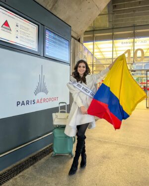 Camila Pinzón Instagram - India I am coming ✈️ honoured and excited to make my country shine ✨ May the 71st Miss World festival begin 🌎.
-
Attire: @pierrecardin 
Luggage: @lipaultparis_official
Makeup: @tharani_paris_mua 
-
For all the latest news follow @missworld official instagram
#missworld
#missworld71
#71mw
#india
#beautywithapurpose #bwap