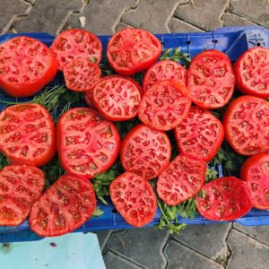 Camilla Thulin Instagram - Får man fresta med lite tisdagsmarknad #marknad #ekologiskt #hemodlat #småskaligtjordbruk härligt att köpa mogna och färdig #frukt #grönsaker #veggies #yalıkavak #bodrum #turkiet #türkiye #turkey
