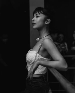 Camille Chalons Instagram - 💫
感謝 @selfportraittaiwan @tun_grp 

MUA： @starlip