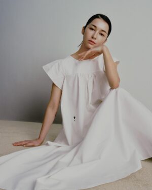 Camille Chalons Instagram - 🪐✨💫
感謝 DIOR x ELLE

攝影：Kuo Huan Kao
妝髮：Sunny Hsu 
平面執行：Louise

@dior @elletaiwan