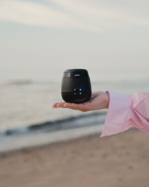 Camille D. Sperandio Instagram - Je vous présente mon accessoire d’été préféré : le répulsif anti-moustique rechargeable Radius E55 de @thermacellca 🦟 Fini les moustiques qui gâchent nos journées en plein air! C’est mon MUST, partout où je vais! 

Psssst : c’est actuellement jusqu’à 50% de rabais chez Canadian Tire jusqu’au 31 juillet! Run, don’t walk! 

#UnmosquitoYourLife - pub