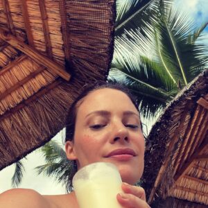 Camille De Pazzis Instagram - 🦜🌴Ocean Indien 🌊  #summer #travel