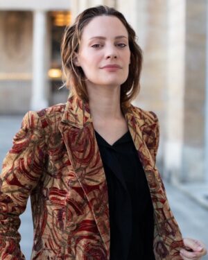 Camille De Pazzis Instagram - Paris ✨photo by @miladeth  Veste Couture @francksorbier. 🍁  #autumnal