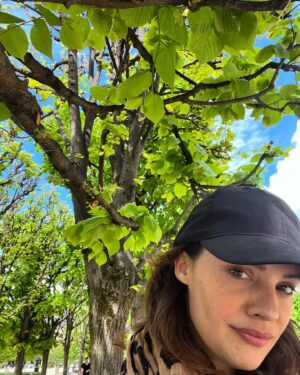 Camille De Pazzis Instagram - That time of the year 🪷🌷#spring #paris #parisgarden