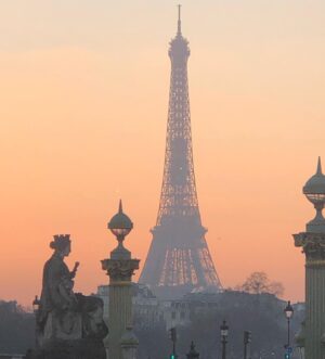 Camille De Pazzis Instagram - Pink Paris 💗 #nofilter #Paris #winter