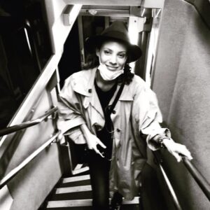 Camille De Pazzis Instagram - ✨Sète-Paris: 8 heures de train! #toutvabien 🤗. #actress #actresslife #dna #instablackandwhite