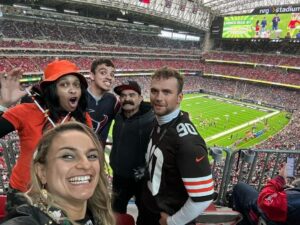 Camille Ligon Instagram - Final score from Houston, them Dawgs won 36-22, @clevelandbrowns
Are 10-5 !!! I've got my Holiday gift 😁😁😁

(Also shoutout to the Houston Texans fans, it was nothing but good clean fun trahs talk, the way it should be🤝🏼)

#sundayfunday #nflsunday #Clevelandbrowns #houston #Texas #houstontexans #nfl #football #fun #happyholidays