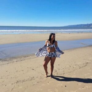 Camille Ligon Instagram - May my "auntie era" thrive just as hard if not harder than all others 😉✌🏽😊

#vibes #float #waves #oceantherapy #vitamind #sundayfunday #mothernature #glow #thrive