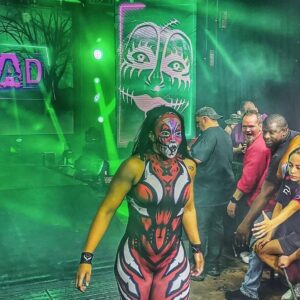 Camille Ligon Instagram - Some people get mad when you stare but like the great wordsmith Jeezy once said...."I see you looking➡️
Withcho looking a$$" 😎

 👖🎽 by @shapeshifterzco

#snowman #lookin #holidead #workpic #lookatme #womenswrestling #tgif #Philly #crazysexycool