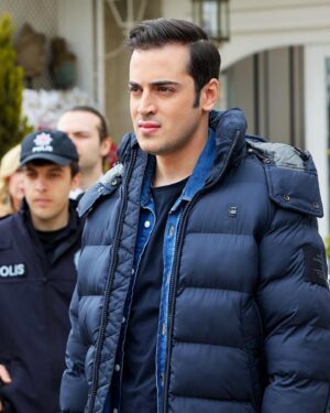 Can Sarp İkiler Instagram - Parçası olmaktan gurur duydum, her anı ayrı keyifliydi:) Başta izleyenlerimiz olmak üzere tüm @yasakelmafox ve @medyapimresmi ailelerine teşekkür ederim💛 Yeni hikayelerde görüşmek üzere✌🏻✌🏻