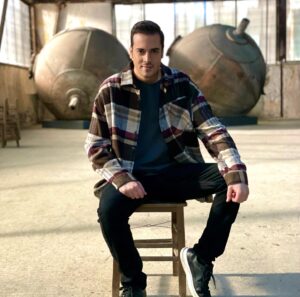 Can Sarp İkiler Instagram - Parçası olmaktan gurur duydum, her anı ayrı keyifliydi:) Başta izleyenlerimiz olmak üzere tüm @yasakelmafox ve @medyapimresmi ailelerine teşekkür ederim💛 Yeni hikayelerde görüşmek üzere✌🏻✌🏻