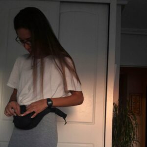 Candela González Instagram - Donde se habrá metido la saliva de mis ganglios, lo mismo me pregunto por el ángel de mi hombro, se fue con blanca Paloma y cuando volvió me di cuenta de que tenía dos demonios...