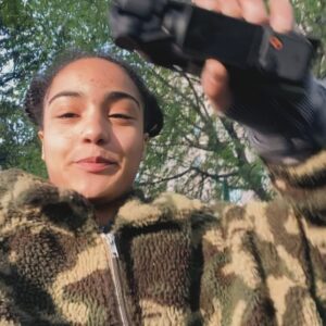 Candice Vernet Instagram - Ma vie en ce moment 🤍
1- être sur scène 
2-recevoir des fleurs 
3-être sur scène….avec intensité 
4-être moi 
5- être avec les plus beaux (Helena est si belle sur cette photo)
6- faire des vlogs 
7- être inspirée…♥️
