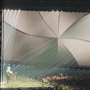 Candice Vernet Instagram - Moi au 2eme concert de ma vie ✨
Avec @axel.marbeuf :) 
#erastour #swifties
