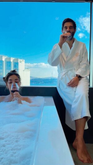 Cansel Elçin Instagram - C’est ma vie …
.
.
.
#trend #men #style #clothes #holidays #menstyle #trendy #wears #style #man #sport #lifestyle #fashion #fashionstyle #trending