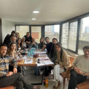 Cansu Fırıncı Instagram - Money Talks için hazırlıklar tamam. Sete çıkıyoruz. #moneytalks