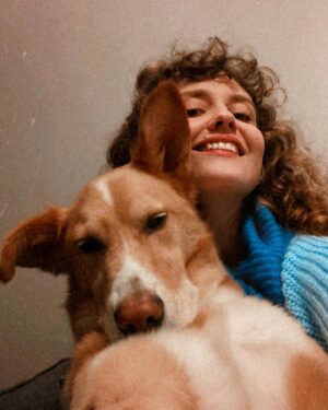 Cansu Türedi Instagram - you keep me going buddy, you keep me. 🫂