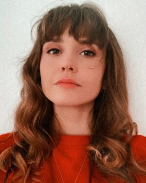 Cansu Türedi Instagram - teni biraz esmer ve saçı siyah hayal edince annemi görüyorsunuz.
