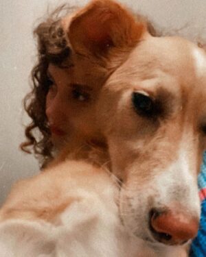 Cansu Türedi Instagram - you keep me going buddy, you keep me. 🫂