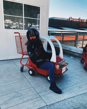 Cansu Türedi Instagram - yarışalım mı? 🏎️