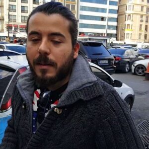 Cantuğ Özsoy Instagram - Dünyanın en şanslı adamı. Abinin bakışlar <3