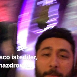 Cantuğ Özsoy Instagram - Unlost bizi diskoya götür dedi salon.. @alperen.duruk  @ichbindirencan @mmetincayhan