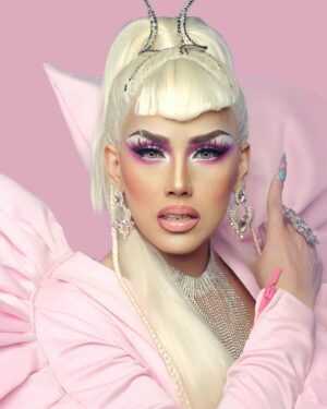 Captivating Katkat Instagram - Pink be with you 🌸🌸🌸

Dress: Robert Macdon Gayeta
Nails: @opulentnails.mnl
Wig/Styled: @wigalooph
Assisted by: @captivateamkatkat
Skin/Aesthetics: @embellirclinic
Dental: @manalangdentalgroup @iwantruthqanal
Photographed: @jagger_studios
Vid: @elvssszzz