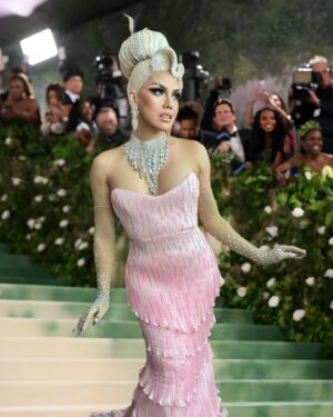 Captivating Katkat Instagram - Last night at Cha La Met Chala 2024 😜

Photo @elvssszzz 
Hair @wigalooph 
Gown @airahkawazakicollection 
Accessories @dragstoreph 
Gloves @derociouz
Dental @iwantruthqanal 
Skin/ Aesthetics @embellirclinic