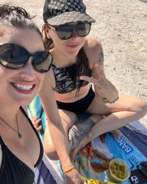 Cara Santa Maria Instagram - This past weekend, my high school best friend came to visit and showed me so many secret south Florida gems. @dr.jenny.paul, I am so proud of you. You are a brilliant scientist and a kind soul. I’ve missed you, girl. Thanks for such wonderful memories 💕✨#KeyLargo #Snorkeling #BurrowingOwls #Everglades #Herping #Sunshine