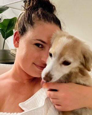 Cara Santa Maria Instagram - Last year I delighted in love, I mourned loss, and I kicked cancer in the fucking uterus. Here’s to a 2023 filled with light against the darkness and love amidst the suffering. I see you, friends. Keep being your beautiful selves. The world is better because of you. ❤️