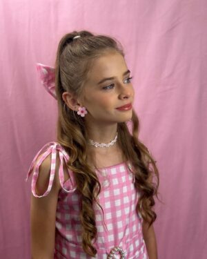 Carina Battrick Instagram - Introducing Barbie 364-The Every Day Casual Look-Halloween Barbie is coming soon!

Having fun with Halloween Costume Ideas!

#barbiemovie #pink #carinabattrick #blond #blondehair #blueeyes #margot #masgotrobbie #blond #robbie #barbieworld #barbiepink