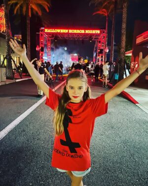 Carina Battrick Instagram - Take me back! 
A few months ago I had the privilege to attend Universal Horror Nights at Universal Studios Orlando! It was an absolutely incredible experience and I even go to visit my best friend until the end! 
Put it on your list of must things to do in 2024! Mandatory for any horror fans! Who know who will be there next year? Any guesses or wishes?
.
.
#chucky #universal #universalstudios #universalstudiosorlando #horrormovies #horrornights #universalhorrornights #halloween