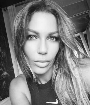 Carine Haddadou Instagram - "Force et honneur"