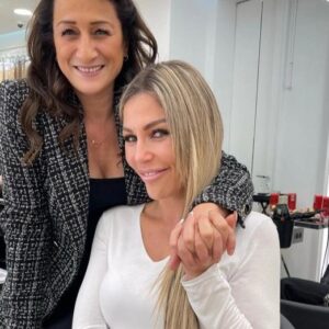 Carine Haddadou Instagram - Toujours un plaisir de voir mon amie Judith #royaleextensions#coiffure#mode#lifestyle#modelephoto#amie