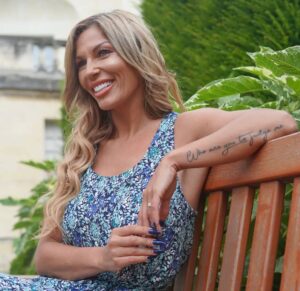 Carine Haddadou Instagram - Shooting 
#kjpprod#keirabeauty#lifeisbeautiful#lifestylephotography#luxurylife#ikks#modelephoto#comedienne#couverturemagazine