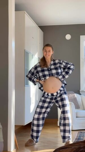 Carl Déman Instagram - Lillasyster är 50% bakad!🤰❤️ @sannajornvikdeman 100% krigare!